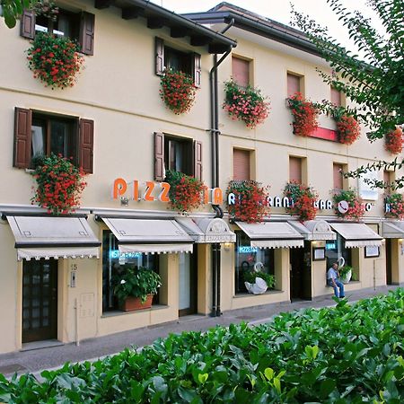 Hotel Ristorante Cigno - Camere And Aparthotel Latisana Buitenkant foto
