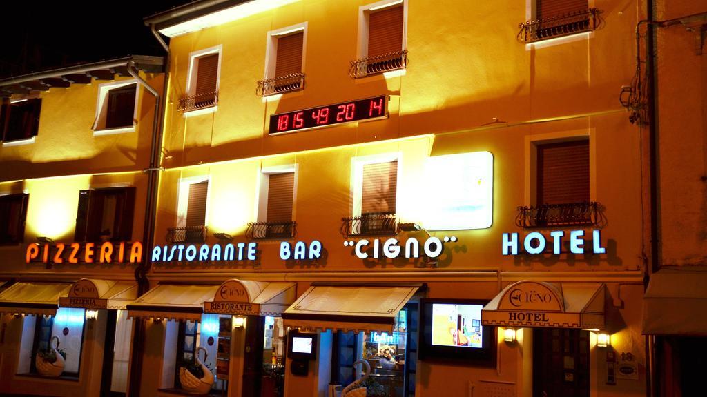 Hotel Ristorante Cigno - Camere And Aparthotel Latisana Buitenkant foto