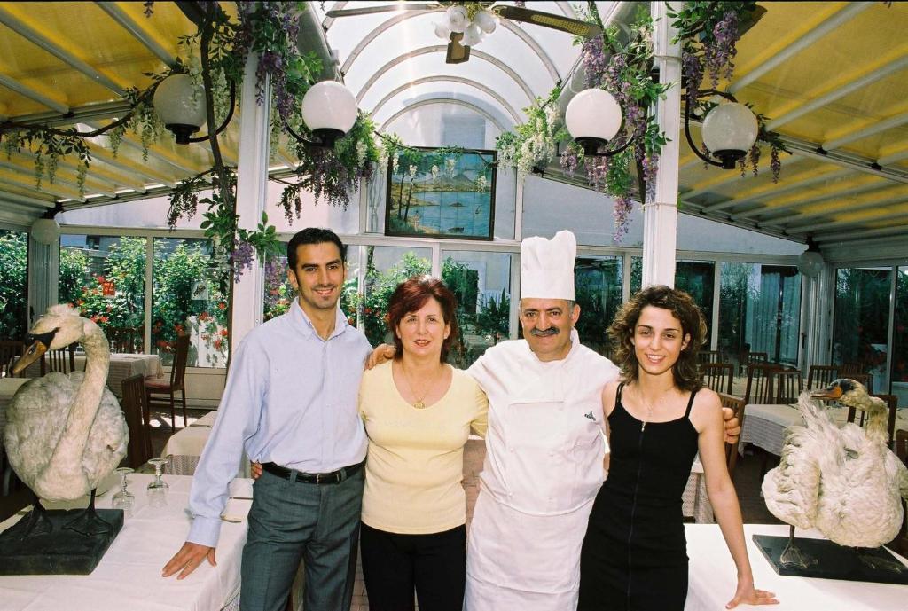 Hotel Ristorante Cigno - Camere And Aparthotel Latisana Buitenkant foto