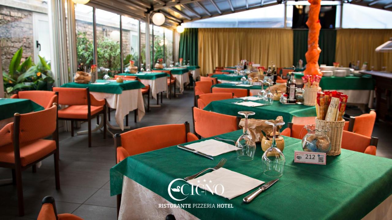 Hotel Ristorante Cigno - Camere And Aparthotel Latisana Buitenkant foto